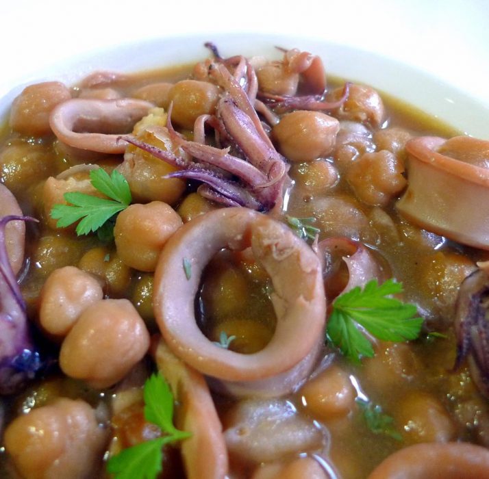 Guiso de Garbanzos con calamares