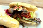 Bocata de sobrasada y crestas de gallo Bocadillo de sobrasada y crestas de gallo