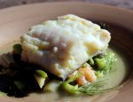 Bacalao con esparragos trigueros, ajetes y gambas Bacalao con trigueros, ajetes y gambas (3)