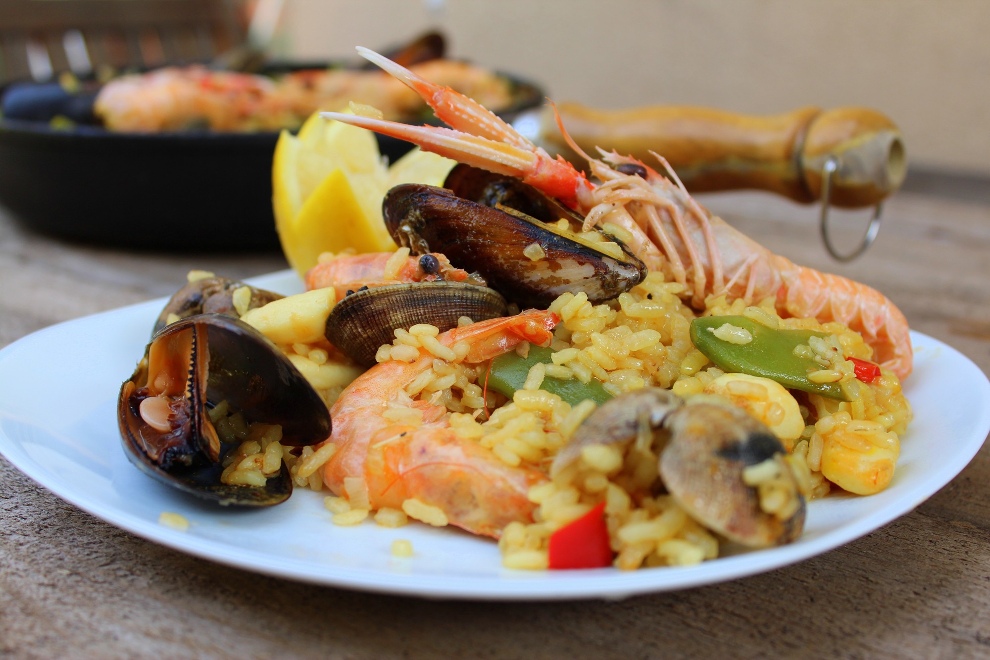 Paella de marisco o marinera, la receta tradicional casera