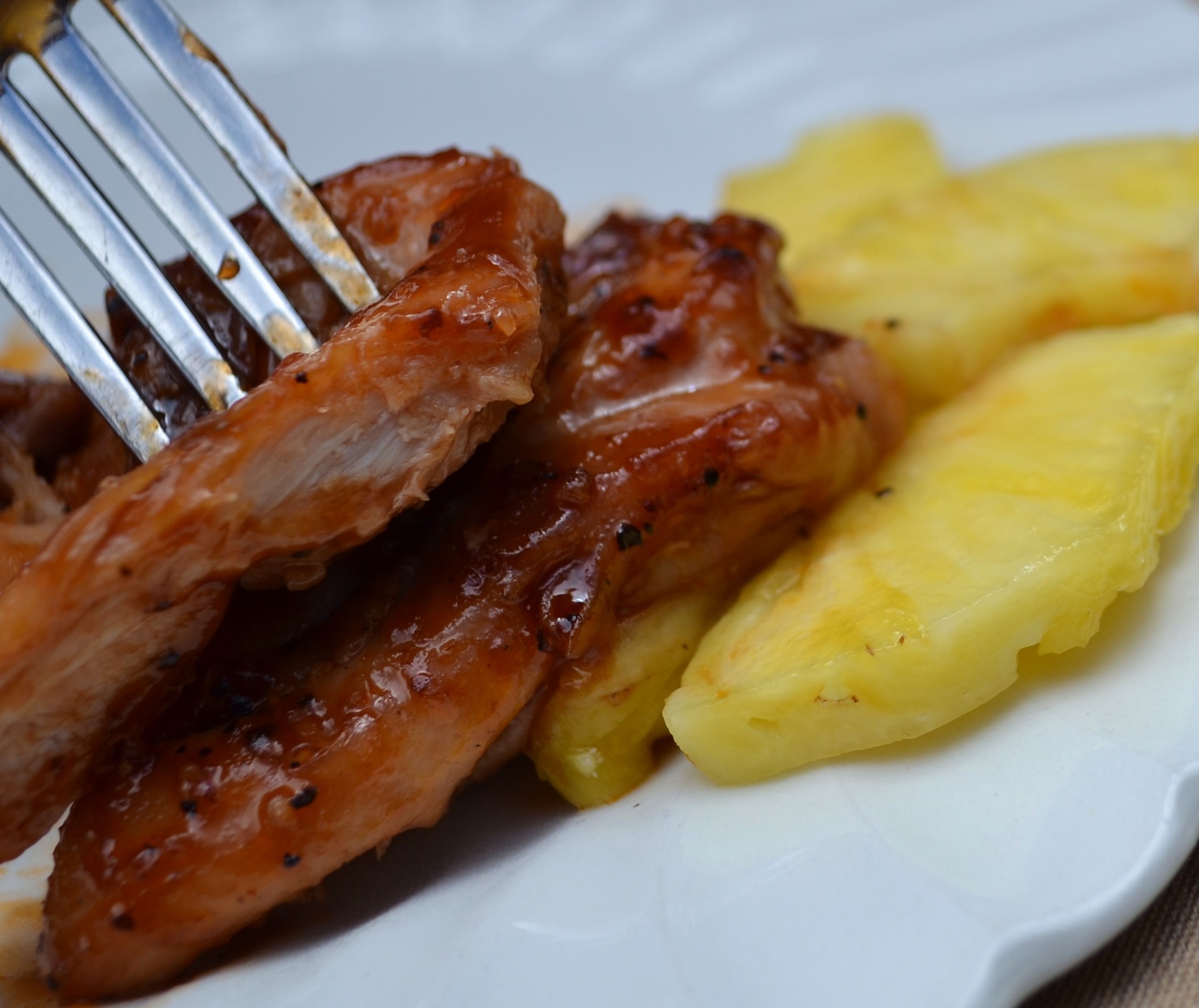 Muslos de Pollo con piña al Chacolí