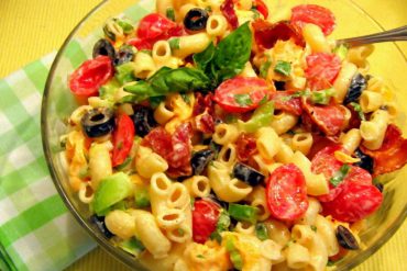 Macarrones con aceitunas negras