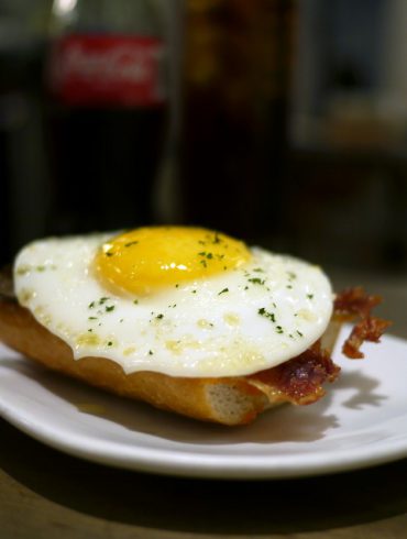 Tapa huevo pincho
