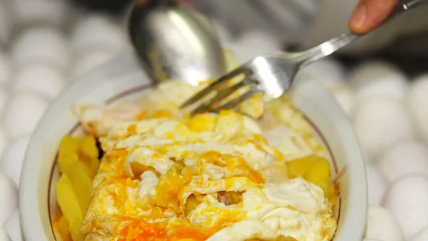 Huevos fritos con patatas al estilo Lucio de Madrid