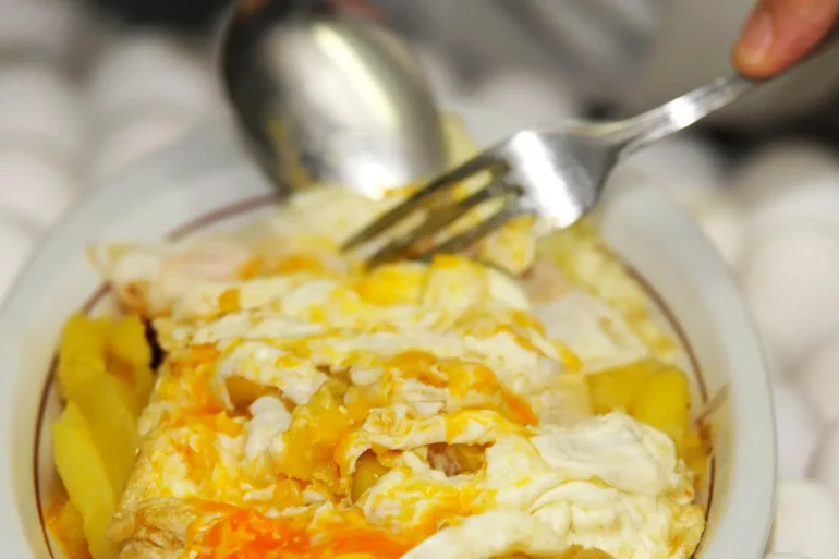 Huevos fritos con patatas al estilo Lucio de Madrid