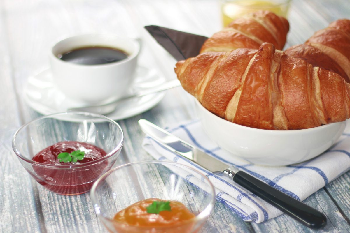 Desayuno croissant