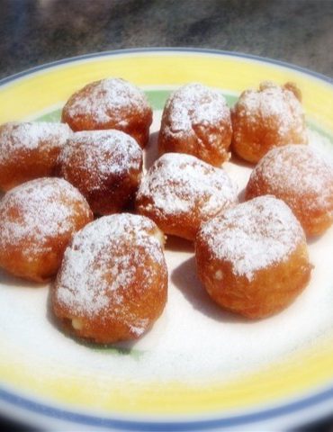 Buñuelos de crema pastelera