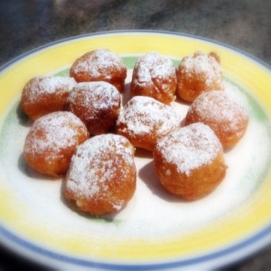 Buñuelos de crema pastelera