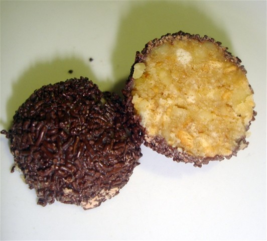 Trufas de nuez y chocolate con galletas maría