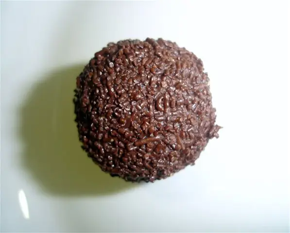 Trufas de nuez y chocolate con galletas maría Trufas de nuez y chocolate con galletas maría