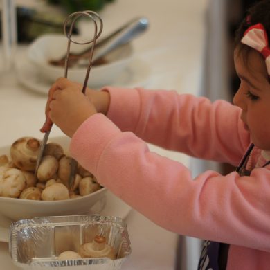 Niños cocinando