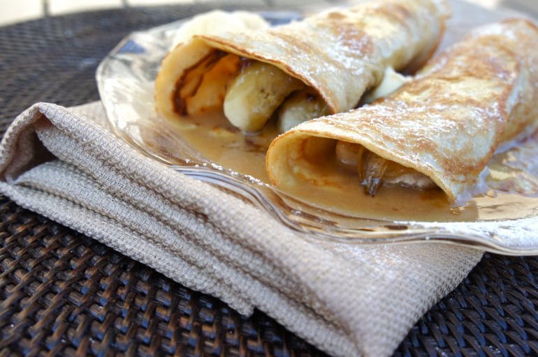 Crepes rellenas de plátano y chocolate