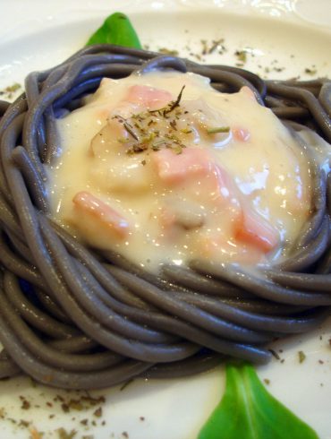 Receta de Espaguetis negros a la carbonara