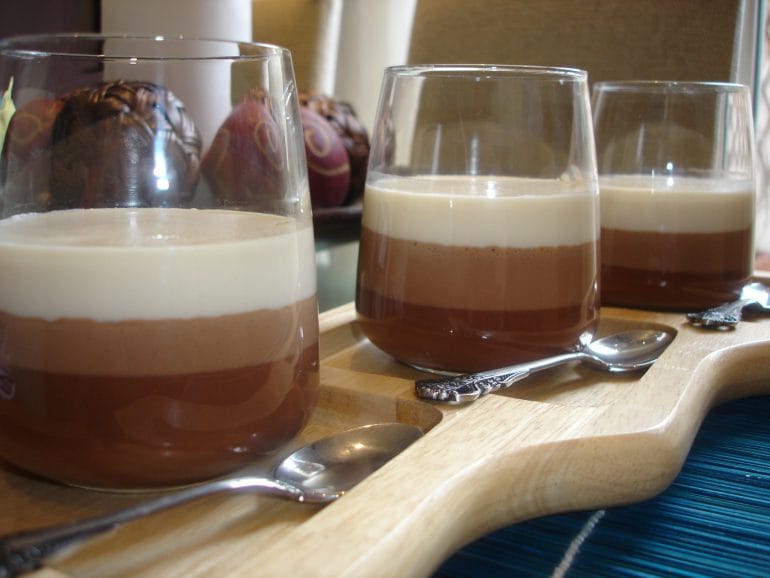 Tarta tres chocolates en vaso