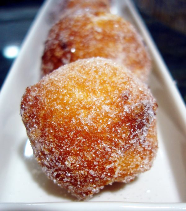 Buñuelos de viento con crema pastelera