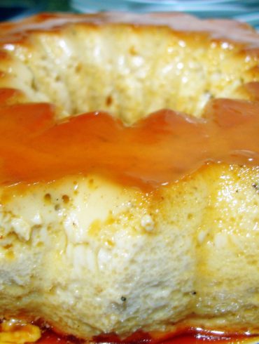 Flan de piñones con miel