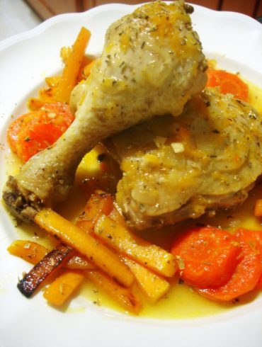 Pollo en salsa con zanahorias y calabaza