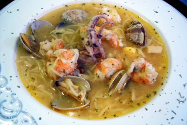 Receta de Sopa de pescado con fideos