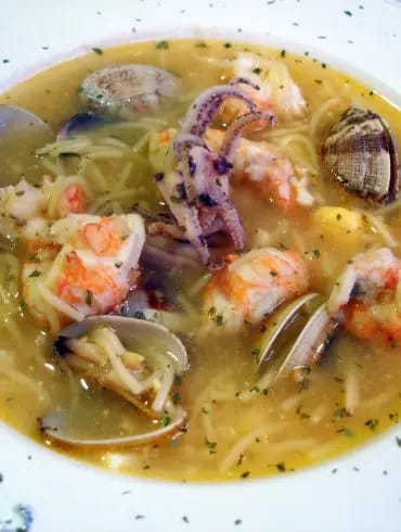 Receta de Sopa de pescado con fideos