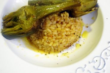 Arroz con alcachofas