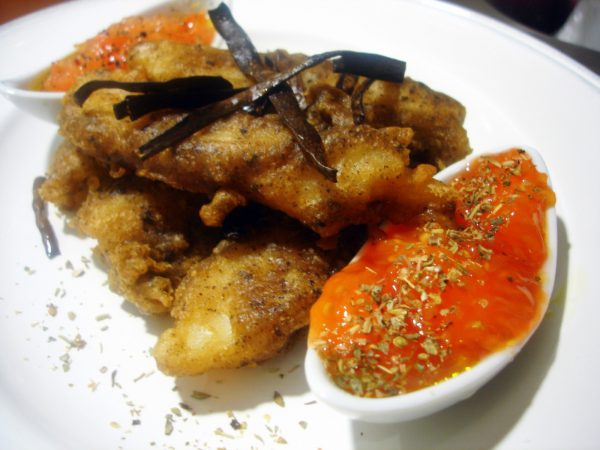 Tempura de Bacalao con espagueti de mar