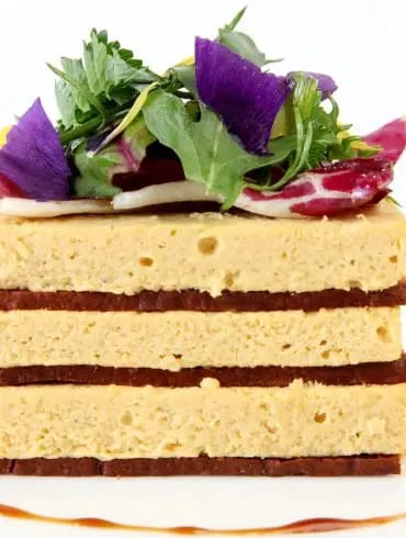 Pastel de conejo en crujiente de pan de especias 5