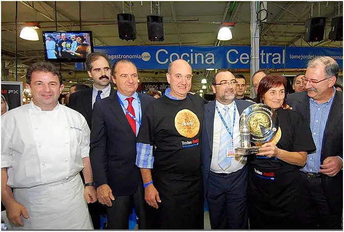 Itxaso Cisneros elabora la mejor tortilla de patatas de España Itxaso Cisneros elabora la mejor tortilla de patatas de España