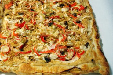 Receta de Pizza de surimi y anchoas con masa de hojaldre