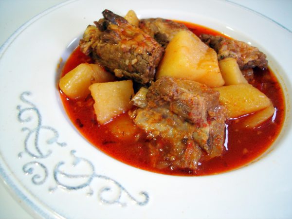 Patatas con costillas de cerdo