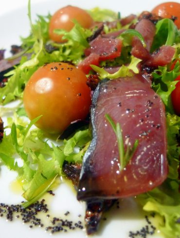 Ensalada de bonito en salazón