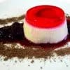 Panacota con frutos rojos y chocolate