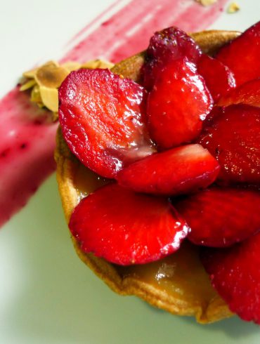 Tartaletas de crema pastelera y fresas