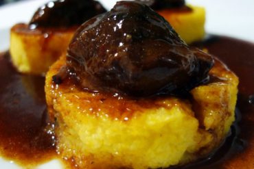 Caprichos de cerdo sobre polenta (2)