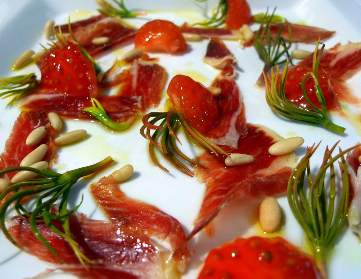 Ensalada de germinados de piñón y jamón ibérico3 (1)