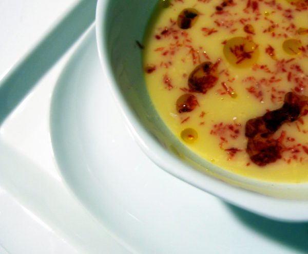 Puré de lentejas rojas con jamón ibérico