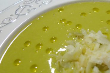 Crema de guisantes con bacalao