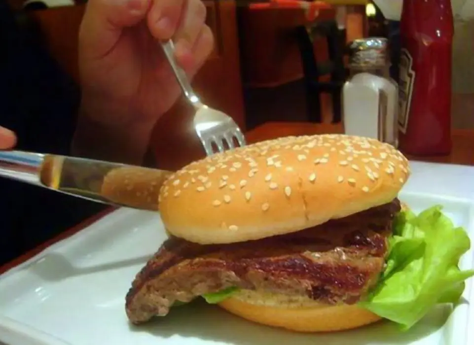 Iberguesa, una hamburguesa de carne de cerdo ibérico Iberguesa, una hamburguesa de carne de cerdo ibérico