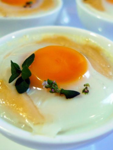 Huevo con crema de ibérico y sofrito de salami al tartufo 2
