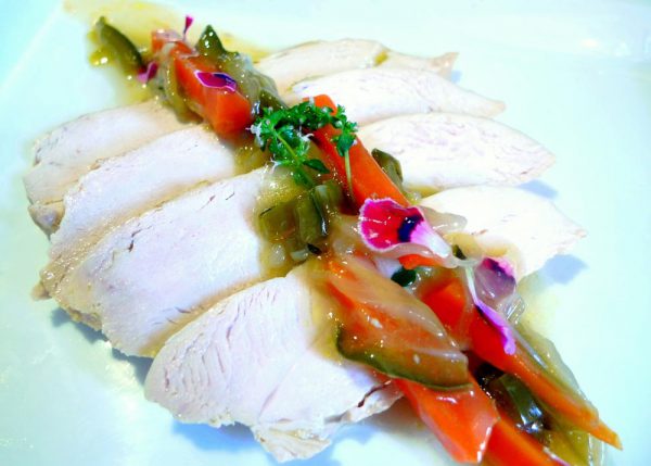 Pechuga de pollo en escabeche de manzanilla