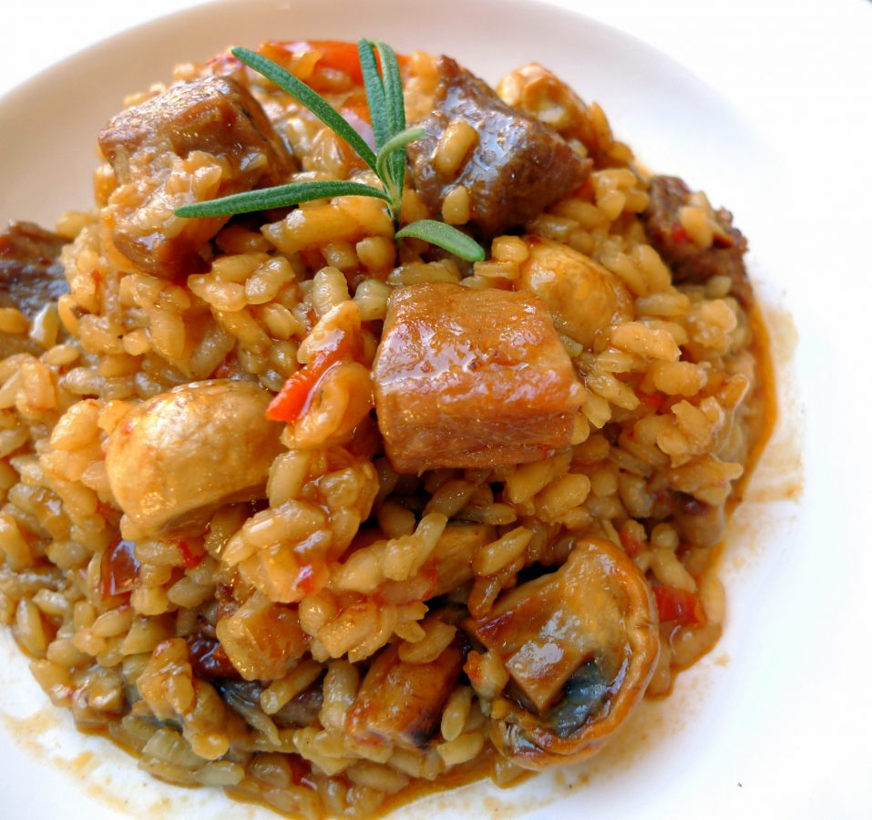 Arroz con pollo de corral y secreto de cerdo ibérico