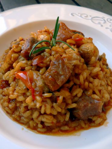 Arroz con pollo de corral y secreto de cerdo ibérico