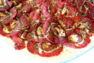 Carpaccio de carne de CaBu con foie e ibéricos