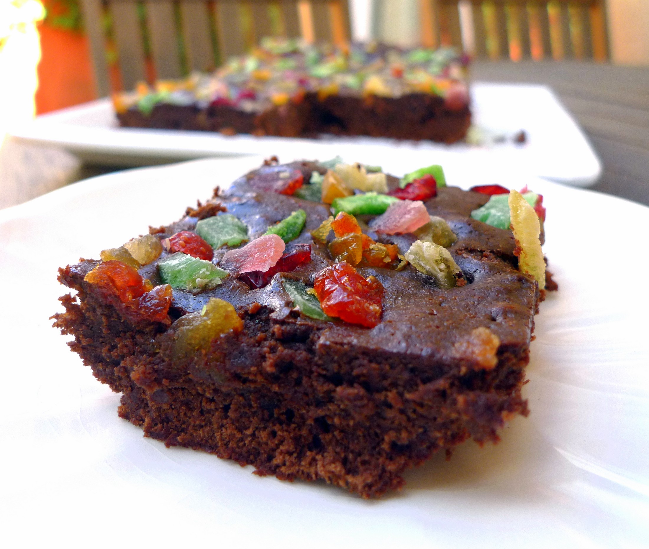 Brownie con chocolate y frutas