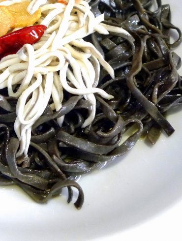 Tallarines con Gulas® al ajillo