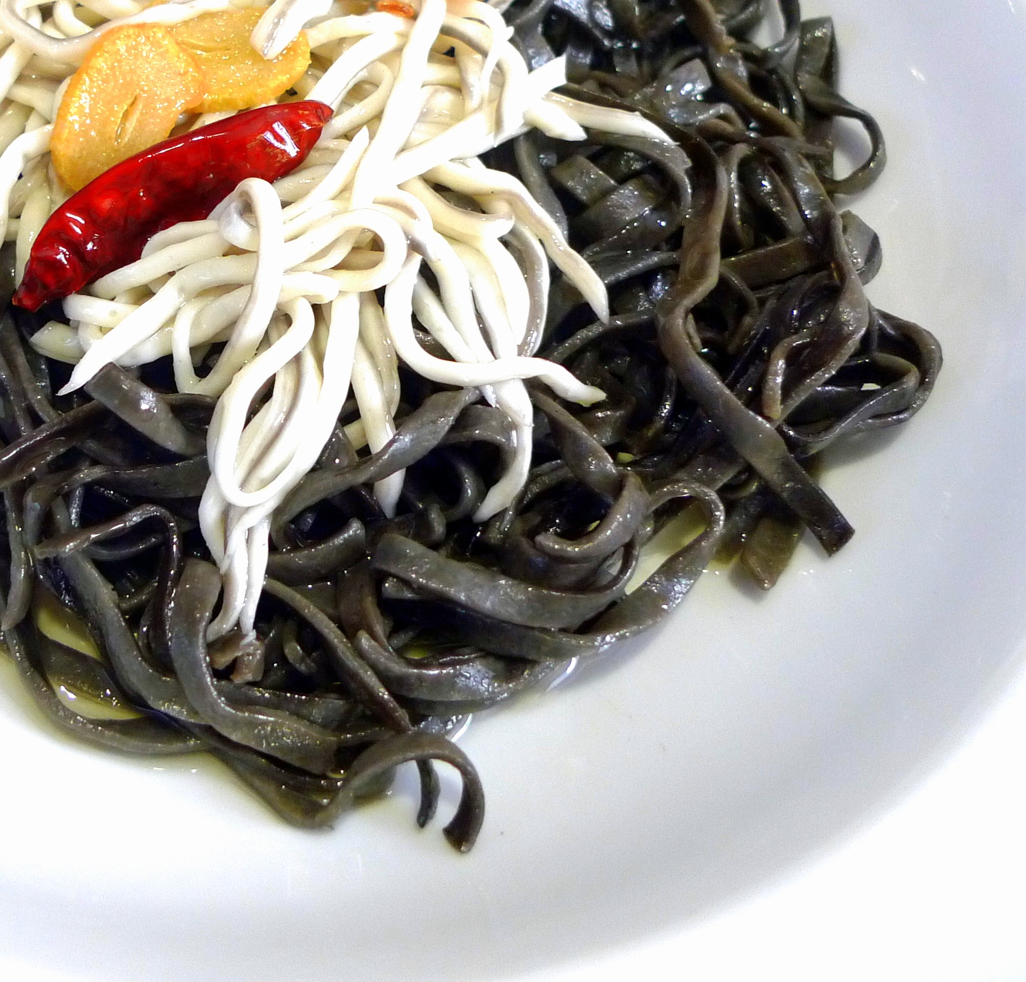 Tallarines con Gulas® al ajillo