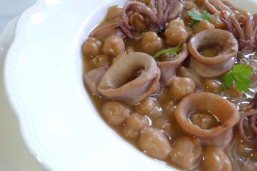 Guiso de Garbanzos con calamares