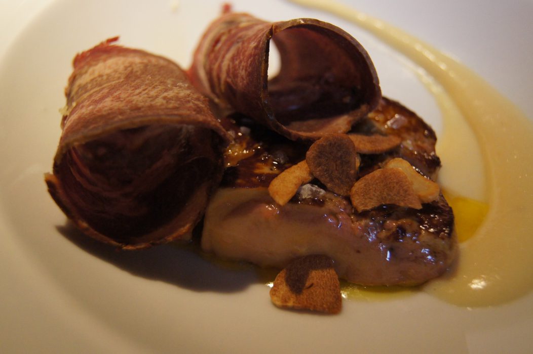 Restaurante Dámaso- Crema de ajoarriero, foie fresco a la plancha y lengua de vaca ahumada