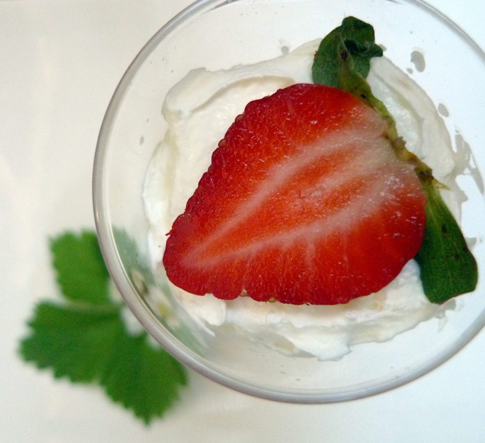 Gazpacho de Fresas con espuma de queso 4