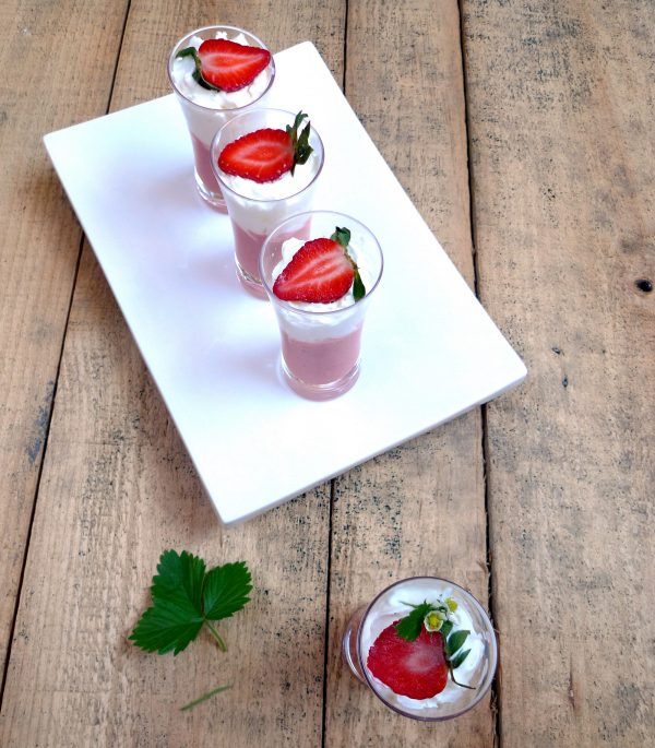 Gazpacho de fresas con espuma de queso