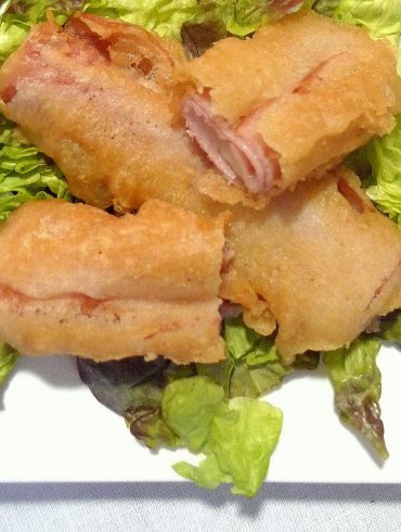 Rollitos de jamón york y queso en tempura 1